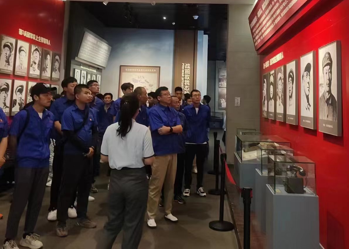 5-小噸位黨支部全體黨員在扶眉戰役紀念館進行紅色教育.jpg